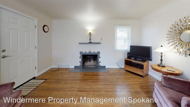 Foto del edificio - 2 br, 1 bath House - 2323 W. Garland Ave.