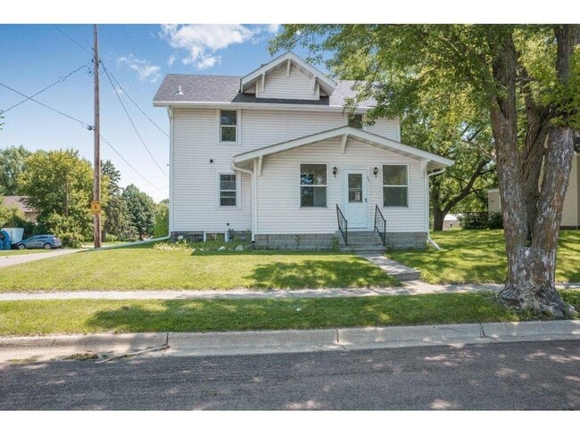 Building Photo - 857 Bradley Ave