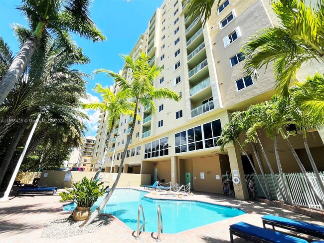 Foto del edificio - 3500 Coral Way