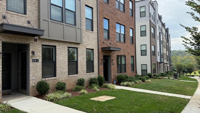 Building Photo - 628 Noush Ct