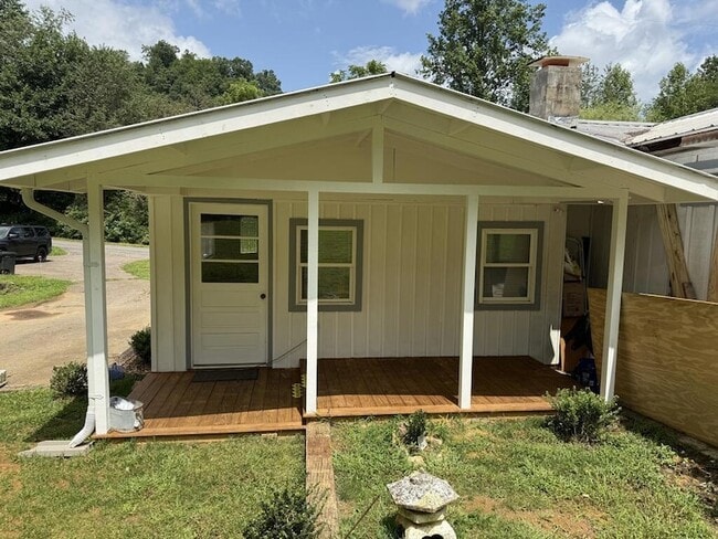 Foto del edificio - 1748 Allison Watts Rd