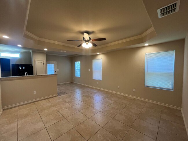 Foto del edificio - 7014 Lakeview Dr.