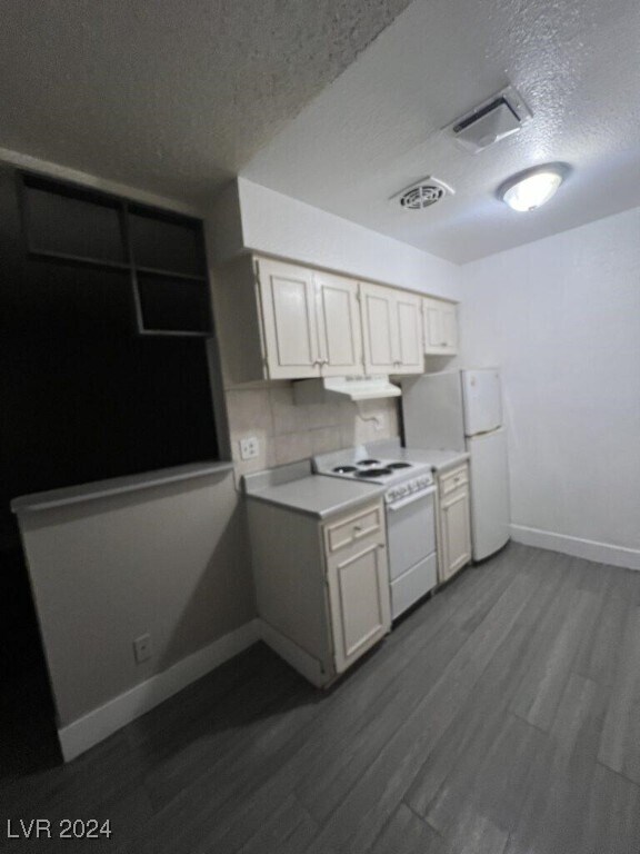 Foto del edificio - 517 N Decatur Blvd