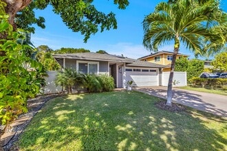 Building Photo - 210 Luakaha Cir