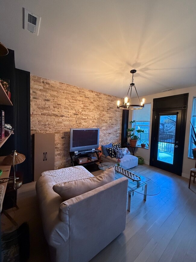 Foto del edificio - 927 N Mozart St