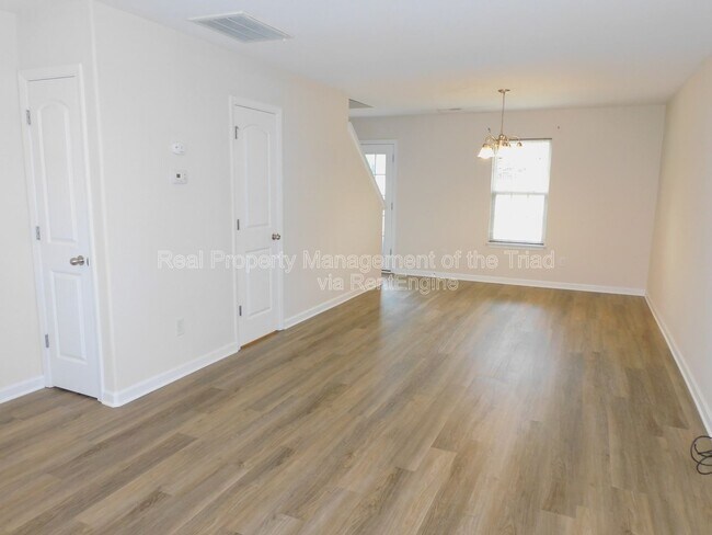 Foto del edificio - 1475 Worchester St