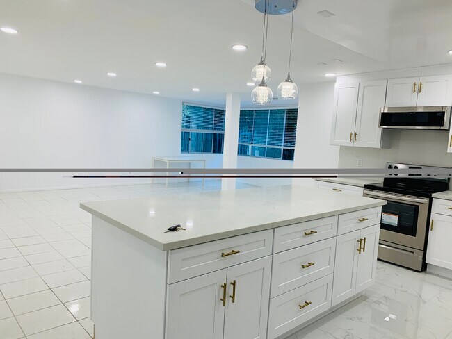 Foto del edificio - 5301 Balboa Blvd