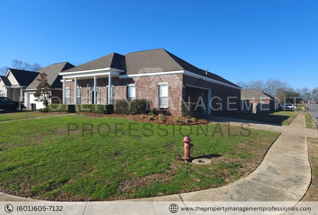 Foto del edificio - Spacious 3BD House In A Corner Lot