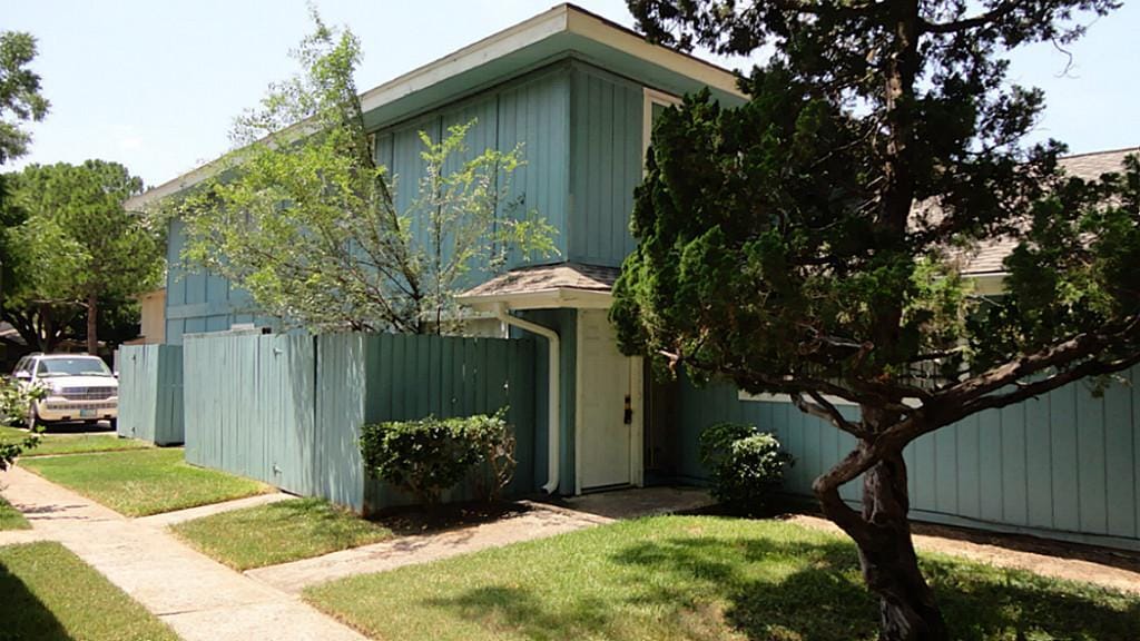 Primary Photo - 5632 Birchmont Dr