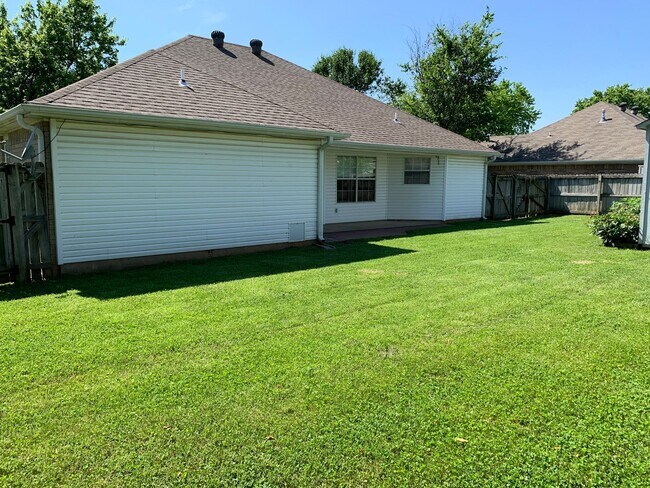 Foto del edificio - GREAT HOME IN THE HEART OF LOWELL AR!!