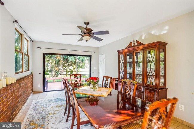 Building Photo - 1803 Rupert St