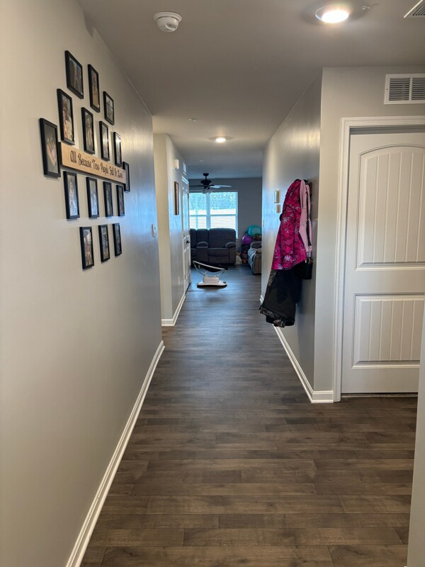 Foto del edificio - 1612 Liam Dr