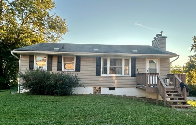 Building Photo - 577 Burroughs Street