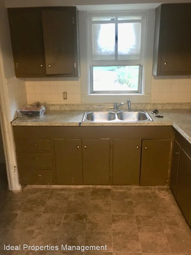 Building Photo - 2 br, 1 bath House - 2604 S Glenwood