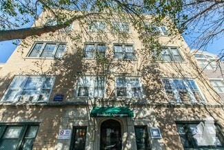 Building Photo - 816 W Waveland Ave
