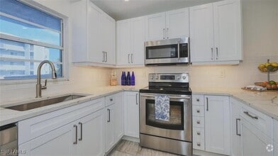 Building Photo - 4531 Bay Beach Ln