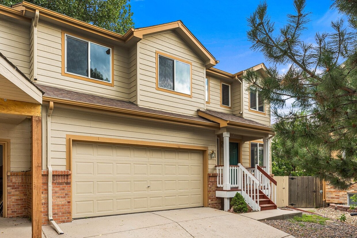 4bed 4bath with fenced yard in Denver! - 4bed 4bath with fenced yard in Denver!