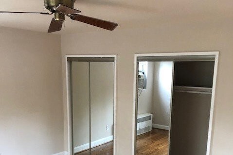 Master bedroom - 1593 N Colonial Terrace