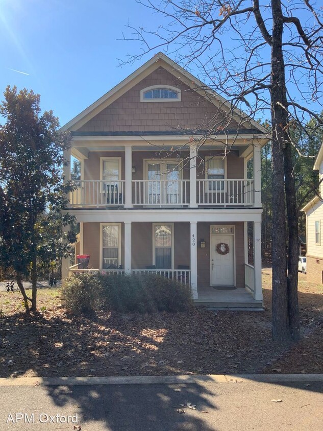 Foto principal - 3 br, 2.5 bath House - 420 Lark Run