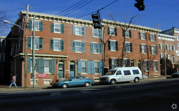 Building Photo - Quaker Hill Apartments