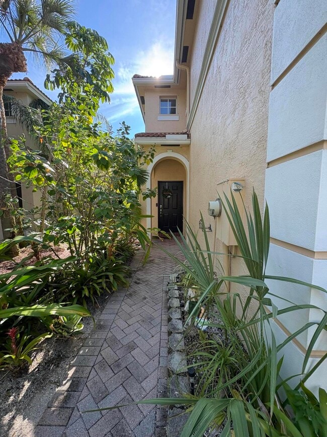 Foto del edificio - 9205 Villa Palma Ln