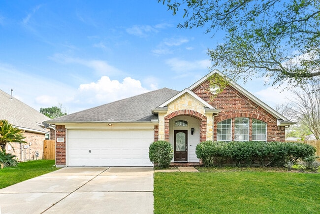 Building Photo - 15207 Bentridge Dr
