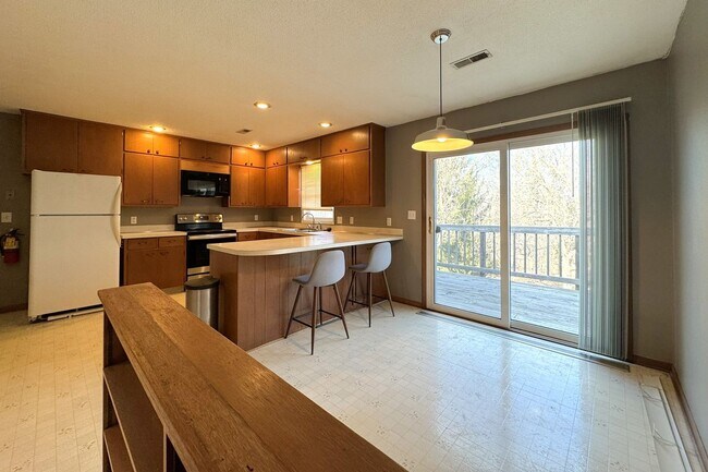 Building Photo - Dawes Drive Duplex (4014-4016)