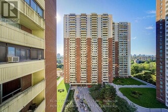 Building Photo - 5 Massey Square