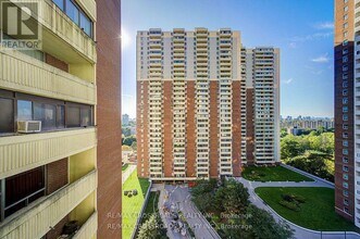 Building Photo - 5 Massey Square