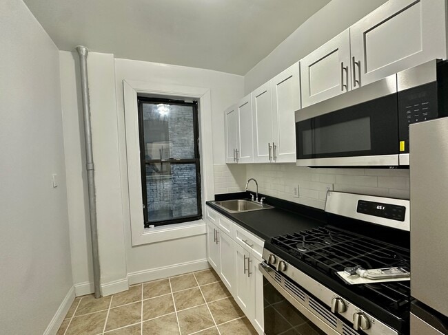 Building Photo - 289 Convent Ave