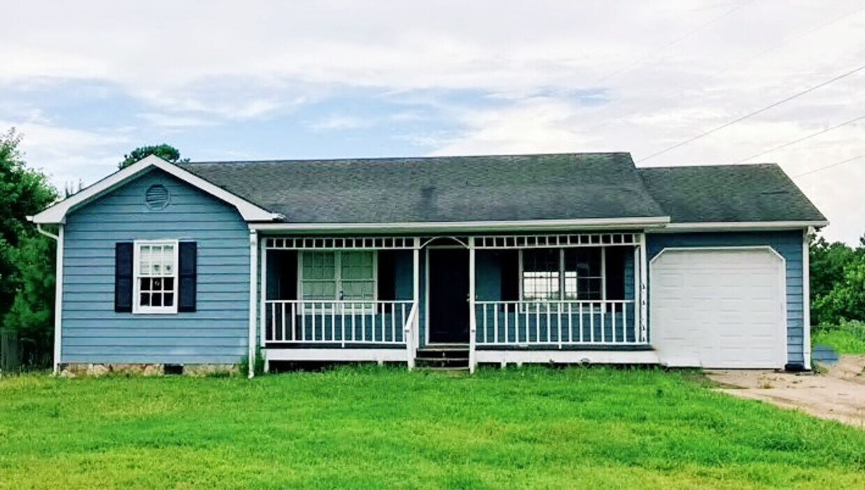 Foto principal - COMING SOON– Loganville Gem with Large Fen...