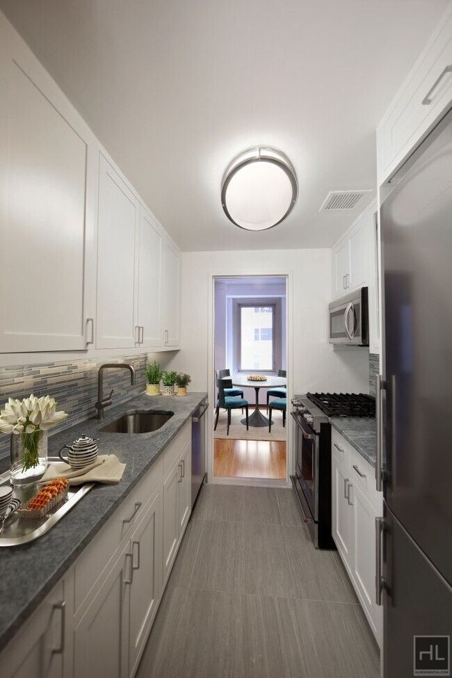 No Fee True New York Luxury Central Park S... Room for Rent in New