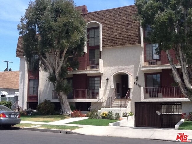 Foto del edificio - 3650 Greenfield Ave