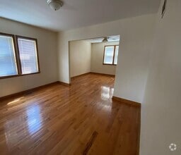 Building Photo - 605 Forsythe Ave