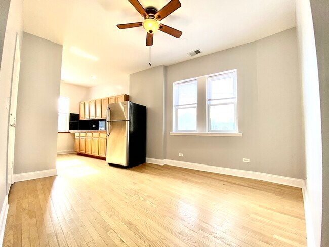 Foto del edificio - 1001 W Sunnyside Ave