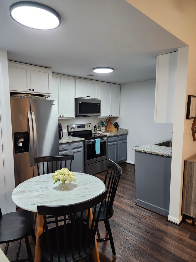 Building Photo - 11420 Little Patuxent Pky
