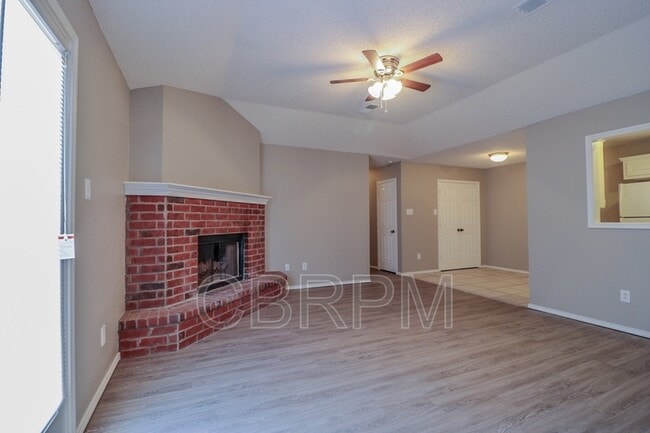 Building Photo - 2407 87th