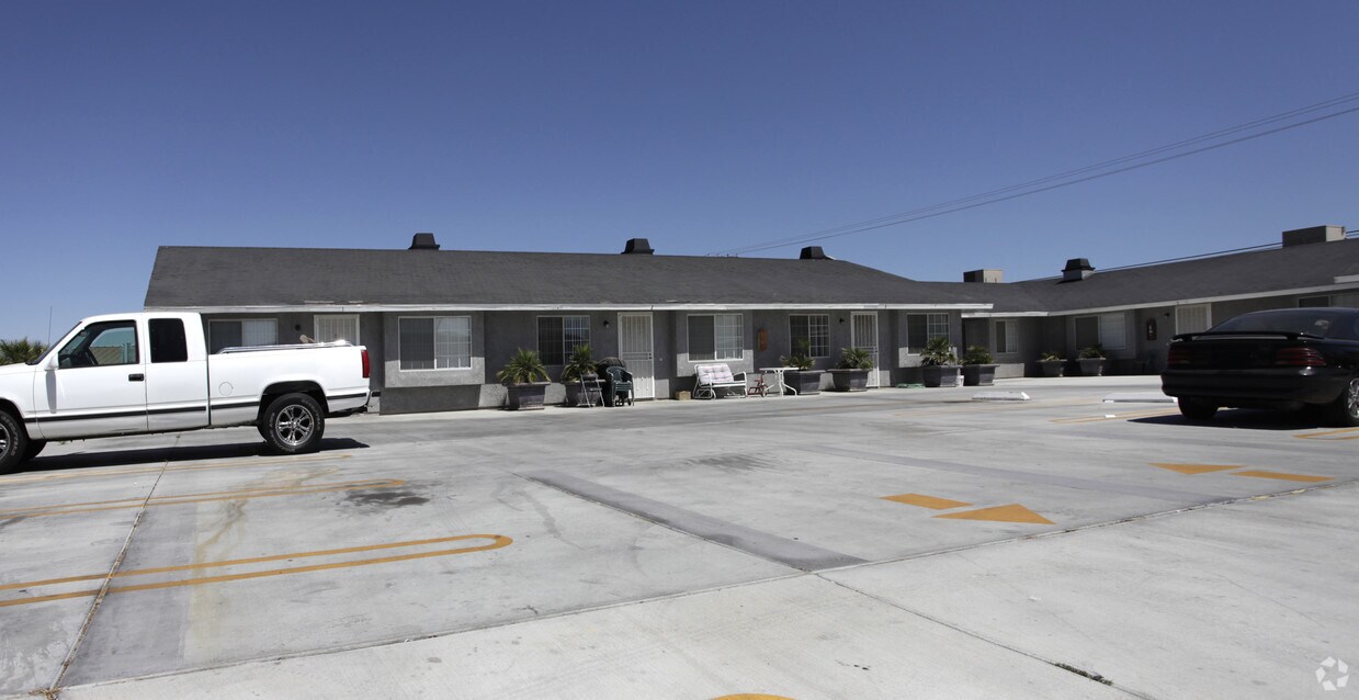 Foto principal - 15011 Bear Valley Rd
