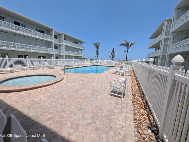 Foto del edificio - 4800 Ocean Beach Blvd