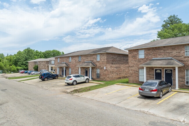 Building Photo - Shenandoah Townhomes