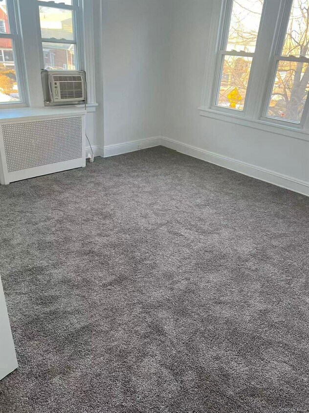 Foto del edificio - 204-06 42nd Ave