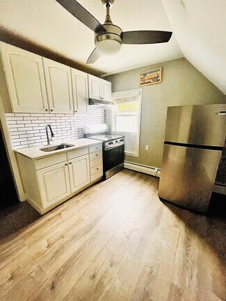 Building Photo - 35 Cove Ave