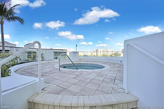Building Photo - 19500 Turnberry Way