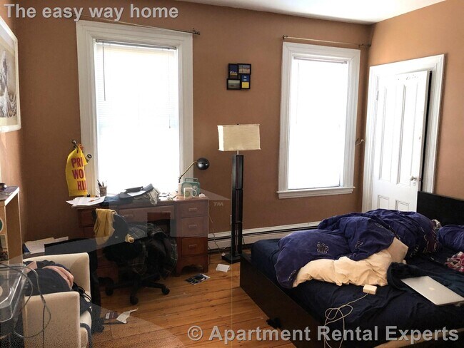 Building Photo - 268 Broadway