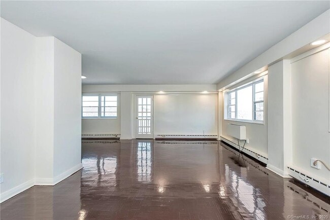 Building Photo - 25 Cartright St