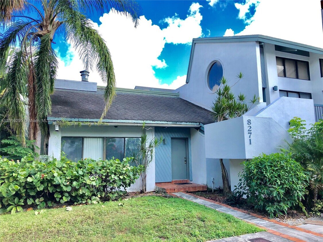 Primary Photo - 8271 SW 157th Ave