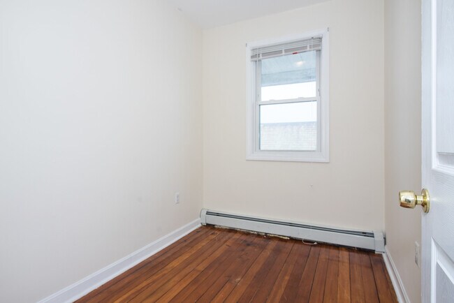 Building Photo - 17 Yuill Cir