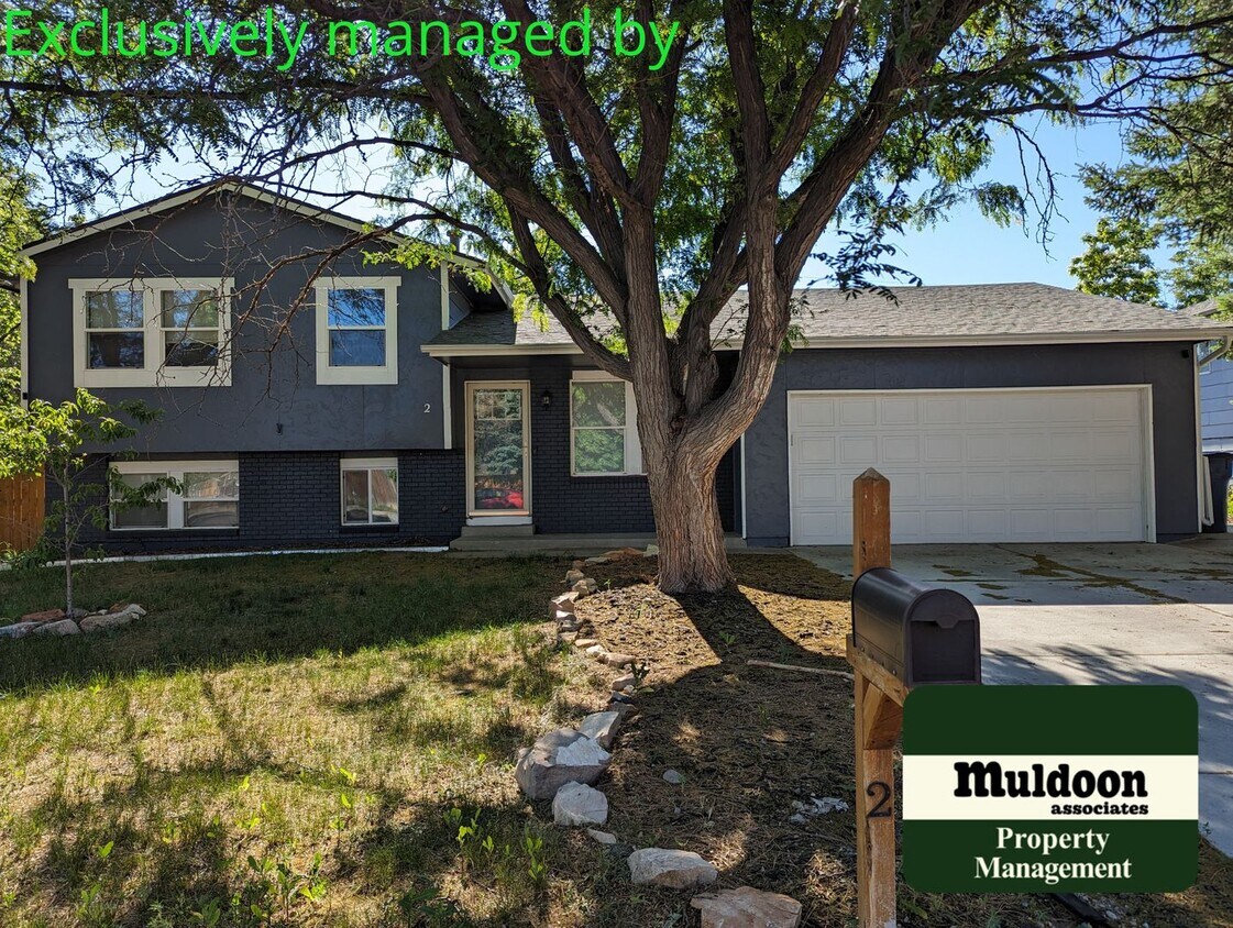 Fully updated Regency Home! Pets OK! - Fully updated Regency Home!  Pets OK!