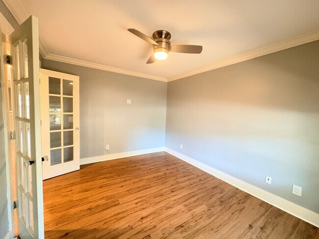 Foto del edificio - 213 Station Mill Blvd