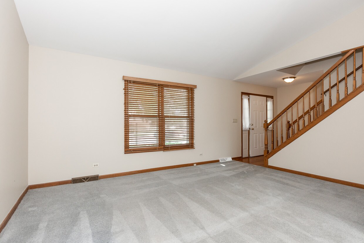 Primary Photo - 501 Beaconsfield Ave